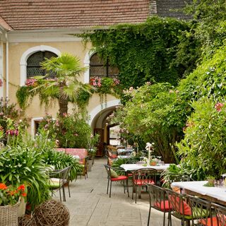 Prandtauerhof Gutshofrestaurant - 2