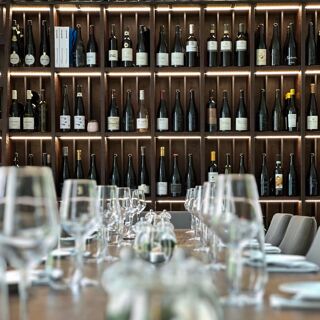 Kohout NA VÍNĚ - 1