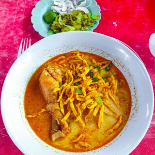 Khao Soi Lung Prakit Kad Kom - Chiang Mai - 1