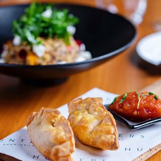 Hunters Room & Grill - 3