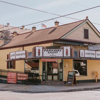 Parkway Bakery & Tavern - 13