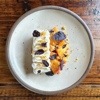 Leo's House of Thirst - 7