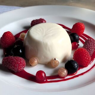 The Gunton Arms - 11