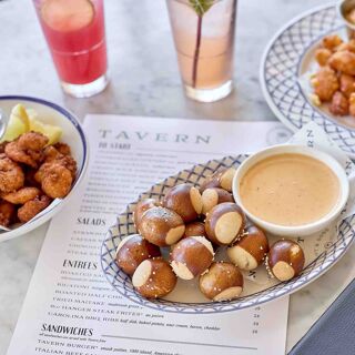 Swift & Sons Tavern & Oyster Bar - Chicago - 1