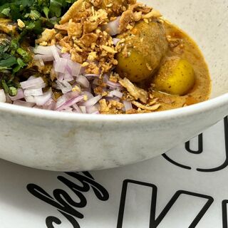Lucky Khao - Brighton and Hove - 6