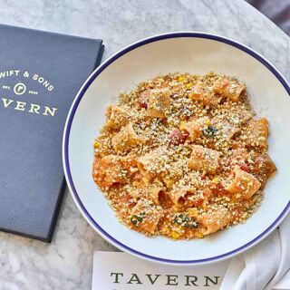 Swift & Sons Tavern & Oyster Bar - Chicago - 3