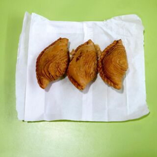 J2 Famous Crispy Curry Puff - 2