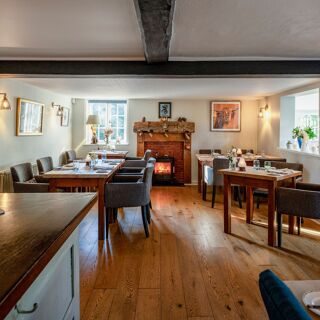 The Crown at Burchetts Green - 6