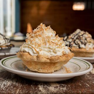 Elsie's Plate & Pie - 4