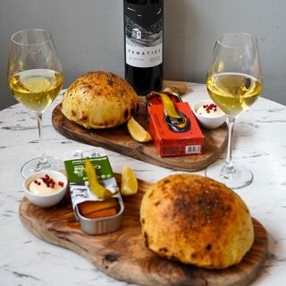 Kallos Cafe & Wine Bar - 1