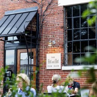 Hot and Hot Fish Club - 6