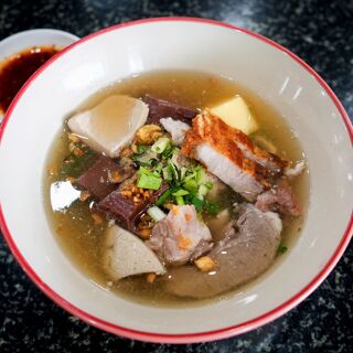 Mae Pong Sri - Chon Buri - 2