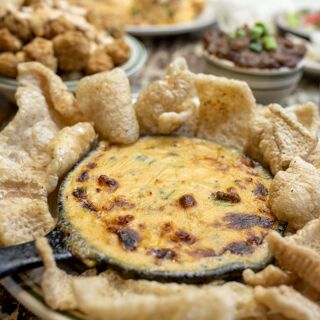 Elsie's Plate & Pie - 1