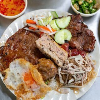 Cơm Tấm Ba Ghiền - Ho Chi Minh City - 5