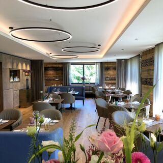 Luckys Restaurant Haus am Hang - Sankt Gilgen - 1