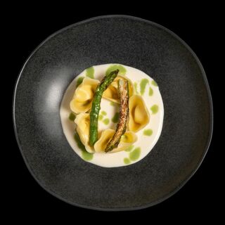 Henri Restaurant - 0