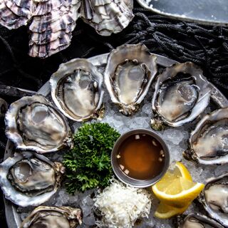 Fanny Bay Oyster Bar - Vancouver - 5
