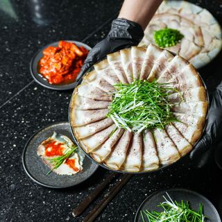 Jin Dweji Gomtang - 1