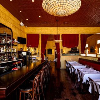 La Petite Grocery - 4