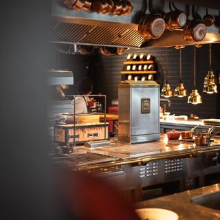 100/200 Kitchen - 2
